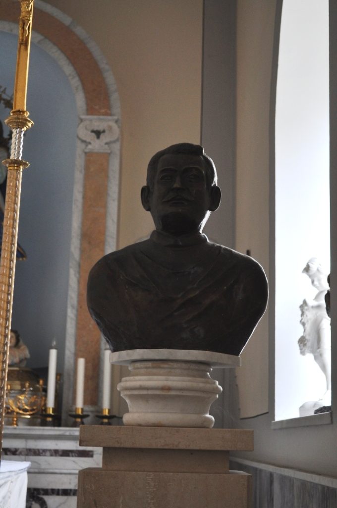 Giuseppe Moscati's bust (2)(1).jpg